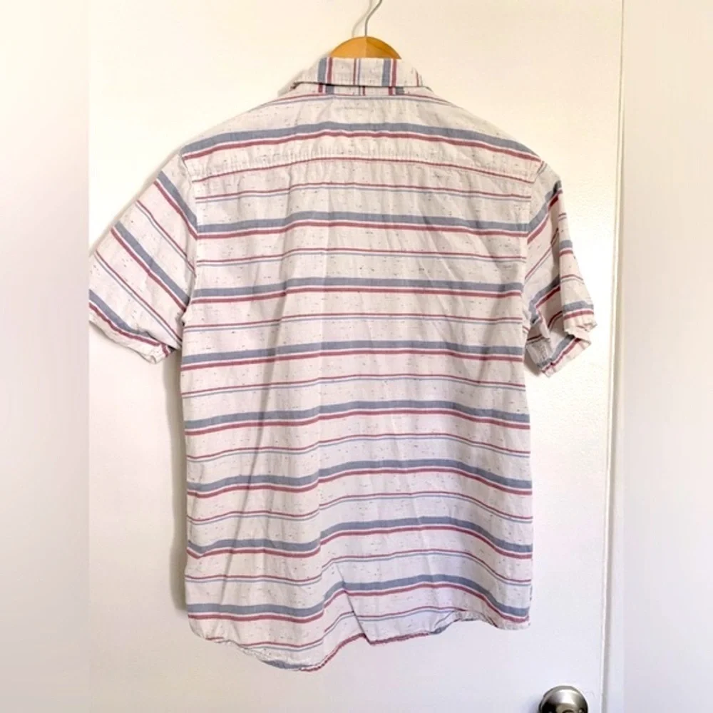 Men’s Division Brand Short Sleeve Stripe and Speckled Button Up! Size medium ! - Picture 2 of 4